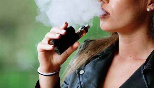 السيجارة الإلكترونية تسبب أعراضاً تنفسية بين الشباب