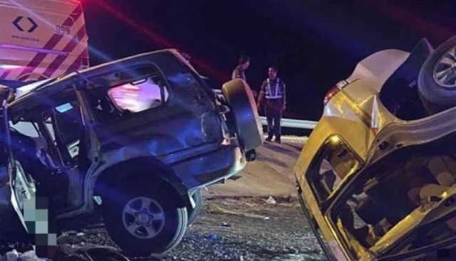 وفاة 5 شباب إماراتيين في حادث تصادم مركبتين بالعين
