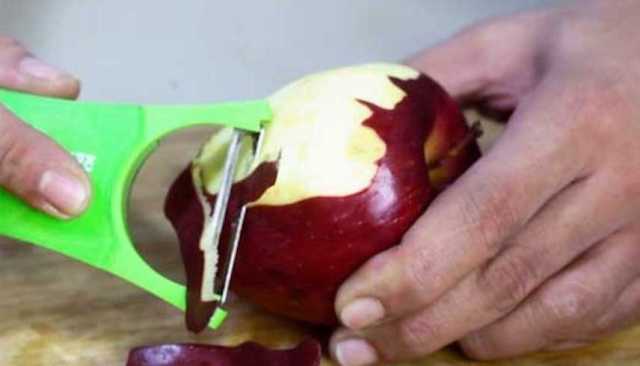 أيهما أفضل للصحة.. التفاح المقشر أم غير المقشر؟