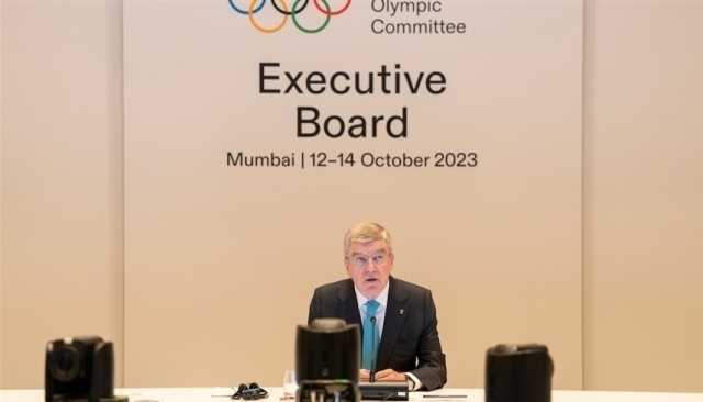 أعضاء بـ'الأولمبية' يطالبون باخ بالاستمرار بعد 2025
