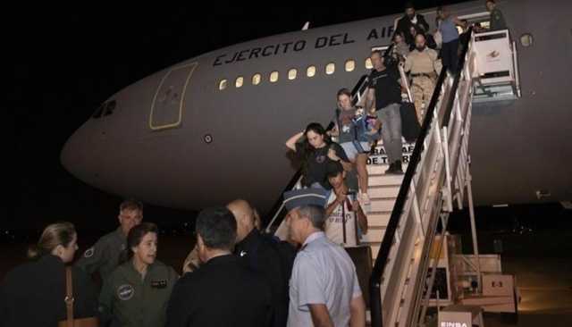 المزيد من رحلات الإجلاء للأجانب من إسرائيل