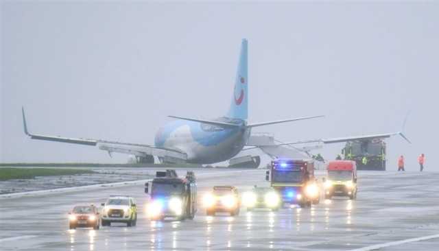 إغلاق مطار في بريطانيا بعد انزلاق طائرة بالأمطار