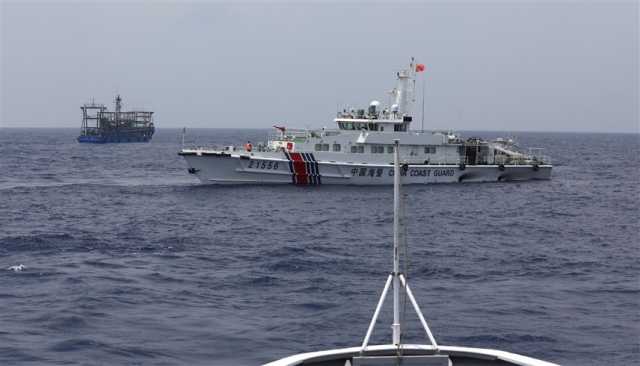 الفلبين والصين تتبادلان الاتهامات بعد حادث بحري
