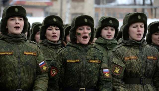 لندن: شركة روسية تحاول تجنيد النساء للقتال في أوكرانيا