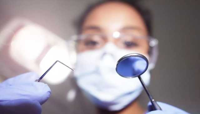 علامات مبكرة لسرطان الفم يستطيع طبيب الأسنان اكتشافها