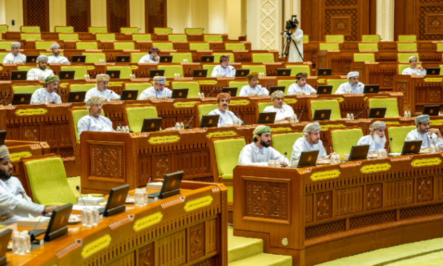 مجلس الشورى العماني يدين العدوان الامريكي البريطاني على اليمن