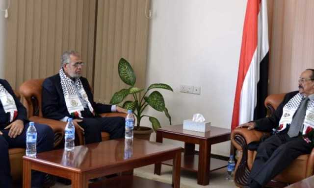 رئيس مجلس الشورى يلتقي ممثل حركة حماس بصنعاء