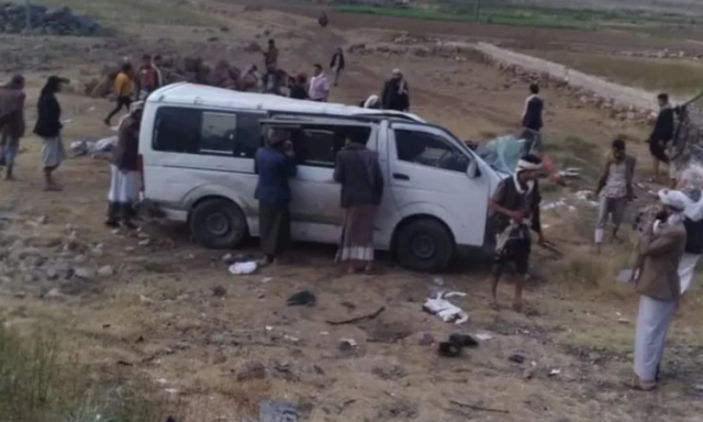 وفاة وإصابة 11 شخصاً بحادث مروري بمحافظة عمران