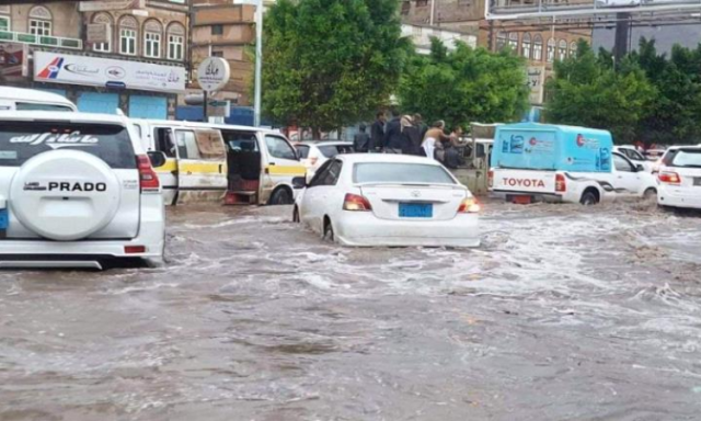 الان أمطارغزيرة وسيول على العاصمة صنعاء