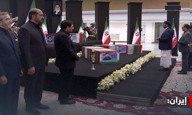 الوفد اليمني يشارك في مراسم الوداع الرسمية لجثامين الشهداء في طهران
