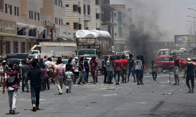 احتجاجات شعبية منددة بالاوضاع في عدن تطالب برحيل المحتلين وادواتهم