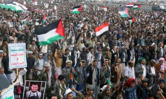 تعز .. حشود كبرى في عشر ساحات تضامناً مع الشعب الفلسطيني