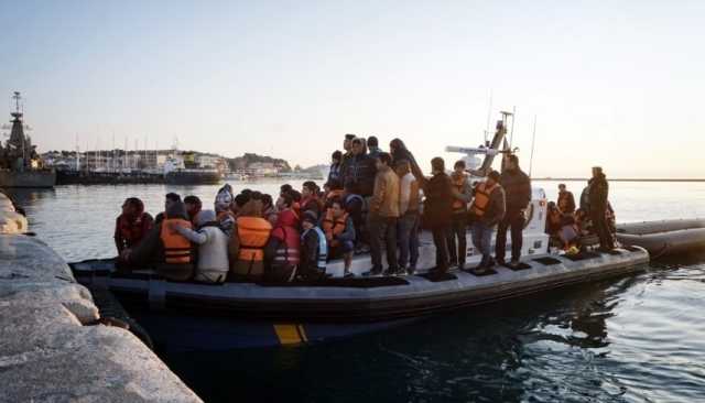 الاتحاد الأوروبي يسعى إلى مواجهة المهاجرين عبر “طرق خطيرة”