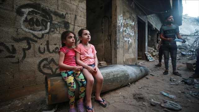 الدفاع المدني بغزة: عدد كبير من الأحياء والشهداء لا يزالون تحت الأنقاض