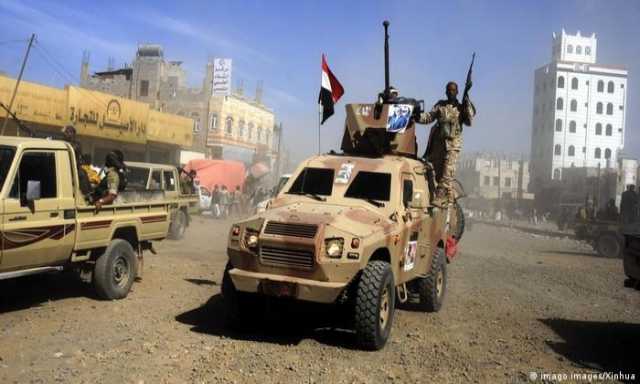 قوات مدعومة إماراتيا تحاصر مقر الحكومة اليمنية في عدن.. لماذا؟