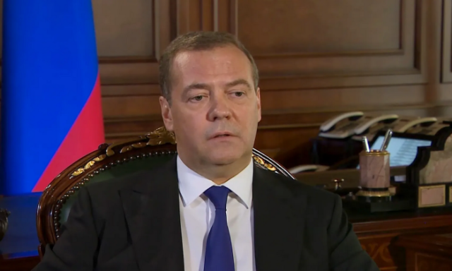 ميدفيديف: روسيا قد تضم إقليمي أوسيتيا الجنوبية وأبخازيا
