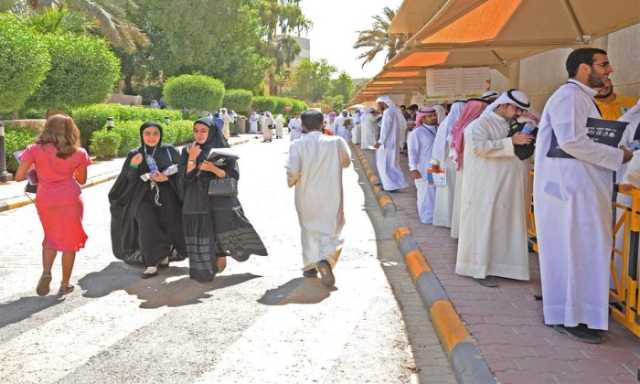 بين تأييد ورفض.. تفاعل عماني كبير مع حملة تدعو لمنع الاختلاط بين الجنسين