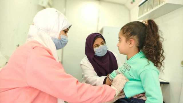 قافلة طبية تجري الكشف الطبي على 1326 حالة بقرية إدمو في المنيا