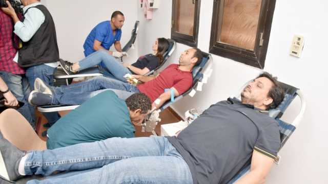 إقبال كبير على حملات التبرع بالدم في مصر لصالح المصابين الفلسطينيين