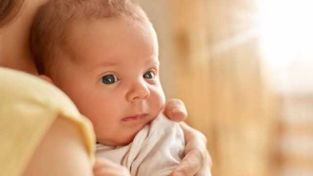 3 أخطاء عند الرضاعة تؤدي إلى اختناق الطفل وتهدد بوفاته.. راقبي حركاته