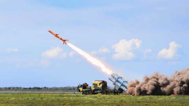 خبراء بولنديون: أوكرانيا وراء إطلاق صاروخ أصاب منشأة للحبوب