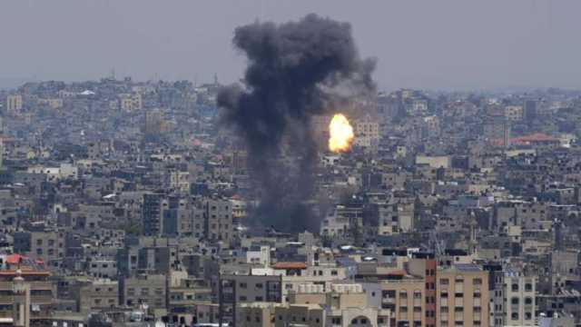 إعلام فلسطيني: غارة جوية للاحتلال الإسرائيلي تستهدف دير البلح وسط قطاع غزة