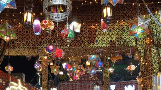 شباب بنها ينقلون روحانيات شارع المعز إلى القليوبية.. «فرحة رمضان في كل مكان»