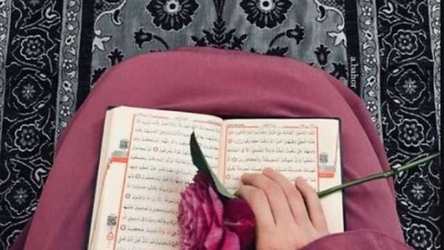 حكم قراءة القرآن للحائض من الجوال في رمضان.. «الإفتاء» تحسم الجدل (فيديو)