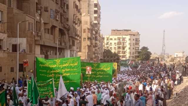 انطلاق مسيرة المولد النبوي بالقاهرة بمشاركة الآلاف من أتباع الطرق الصوفية