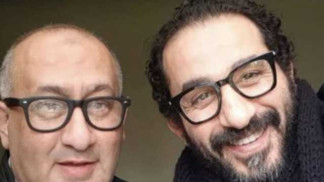 «الكبير كبير».. كيف تحدث الفنان أحمد حلمي عن شقيقه قبل وفاته؟