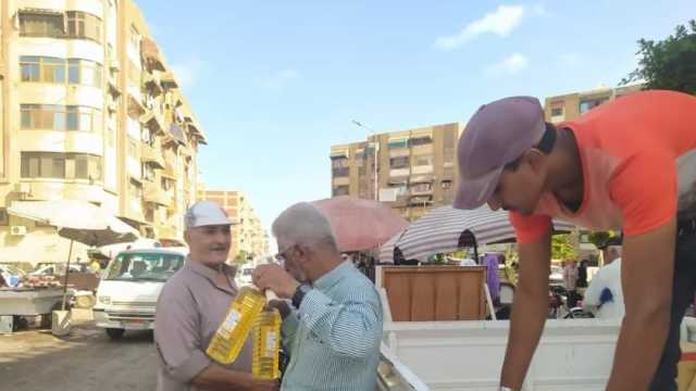 استمرار مبادرة المنافذ المتحركة لبيع السلع الغذائية في حي الضواحي ببورسعيد