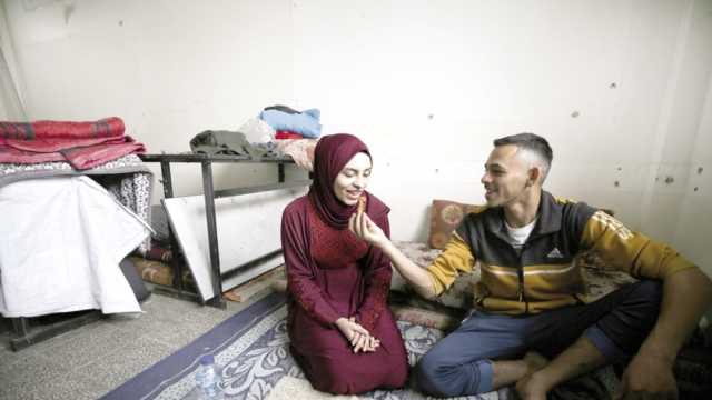 مخيم لاجئين يحتضن أول زفاف بعد القصف الإسرائيلي على غزة.. «بكرة أحلى»