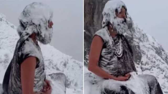 الثلوج تغطي مدرب يوجا يتأمل جبال الهيمالايا.. ماذا قال تلميذاه؟ (فيديو)
