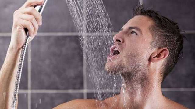 3 عادات خاطئة عند الاستحمام في الصيف.. احذرها