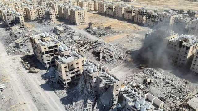 «القاهرة الإخبارية»: 11 شهيدا في قصف إسرائيلي استهدف منزلا بدير البلح بقطاع غزة
