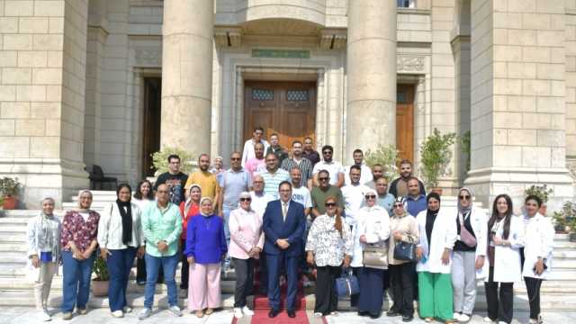 الكشف على 1653 مريضا في قافلة طبية لجامعة القاهرة برأس غارب