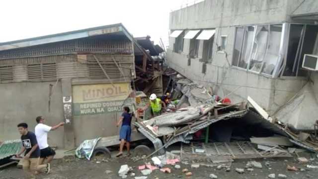 ارتفاع ضحايا زلزال الفلبين المدمر.. 1700 هزة ارتدادية (فيديو)