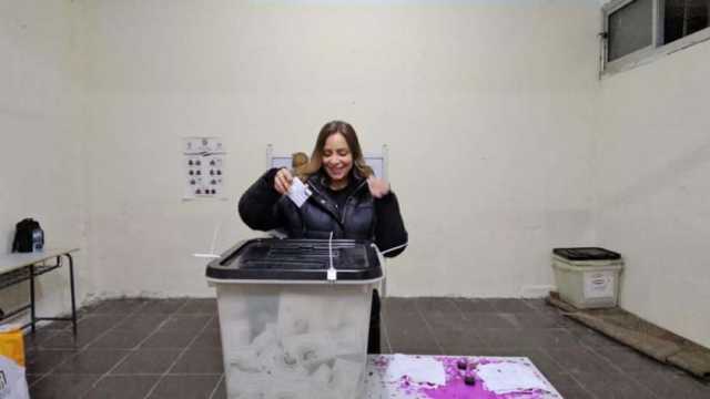 ريم البارودي تدلي بصوتها في الانتخابات الرئاسية (صور)