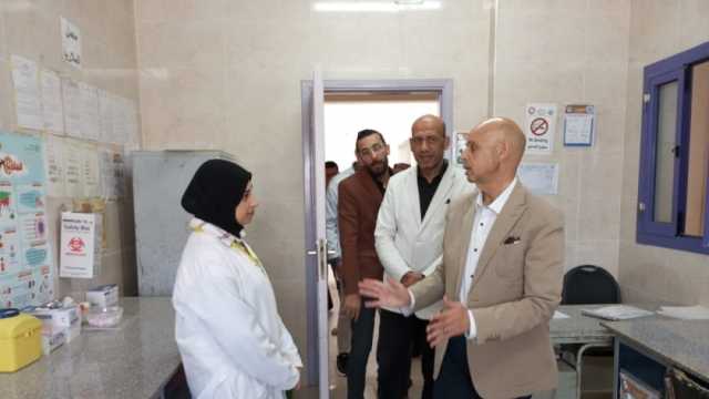 وكيل «صحة الشرقية» يتفقد الخدمات بالمركز الطبي في الحسينية