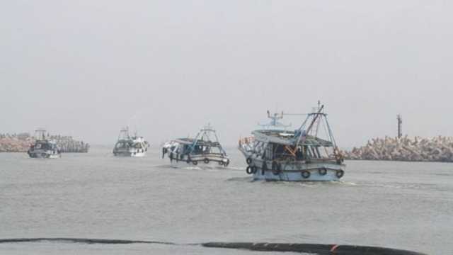 استئناف حركة الملاحة والصيد في كفر الشيخ بعد استقرار حركة الأمواج