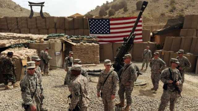 جماعة عراقية تعلن استهداف قاعدة أمريكية في حقل «العمر» النفطي بسوريا