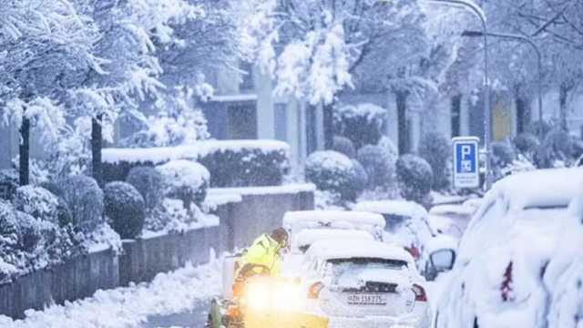 عاصفة ثلجية تحبس الألمان داخل منازلهم.. ماذا يحدث في الشارع؟ (فيديو)