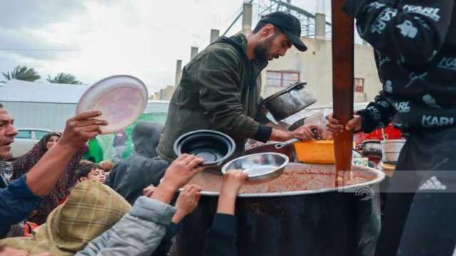 «طبق العدس».. الأمل الوحيد لأهالي مخيمات غزة للبقاء على قيد الحياة