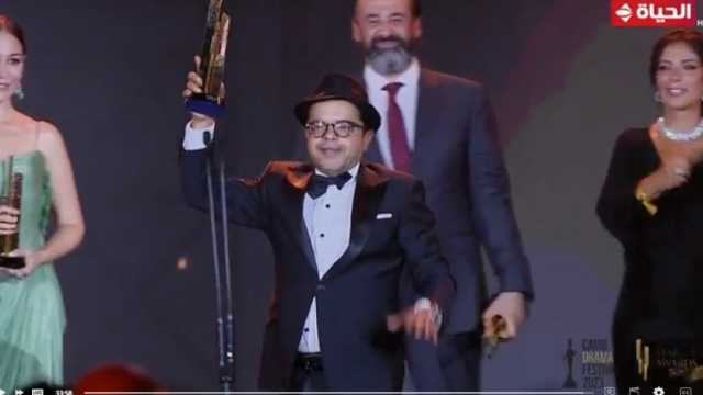 محمد هنيدي خلال تكريمه بمهرجان القاهرة للدراما: «سعيد بحبكم ودايما في نجاح»