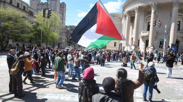 اعتقال 500 طالب في الاحتجاجات المؤيدة للفلسطينيين بالجامعات الأمريكية