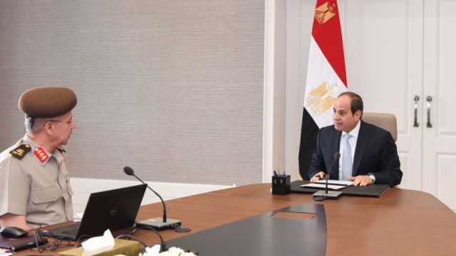 الرئيس السيسي يتابع تنفيذ المشروعات القومية مع رئيس الهيئة الهندسية