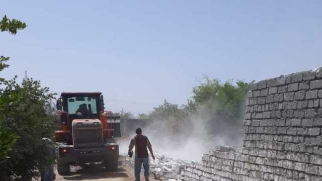 إزالة تعديات بالبناء المخالف في قرى مركز ملوي بالمنيا