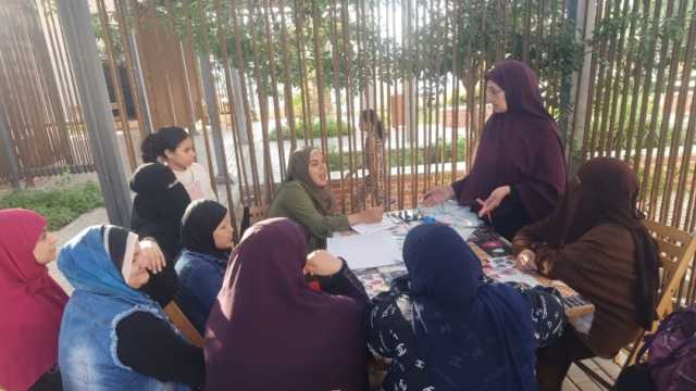«قومي المرأة» في دمياط ينظم ورش تفصيل للزي المدرسي مجانا
