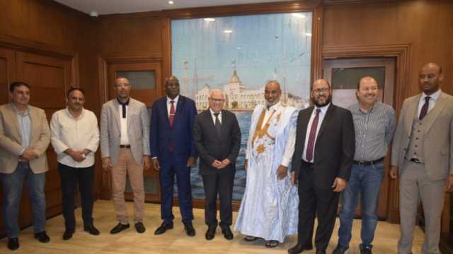 محافظ بورسعيد يستقبل وفدا من رجال الأعمال الموريتانيين لتعزيز سبل التعاون