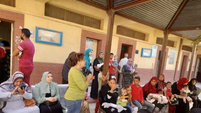 «قومي المرأة» بسوهاج يواصل حملة طرق الأبواب «بلدي أمانة» في القرى والأحياء